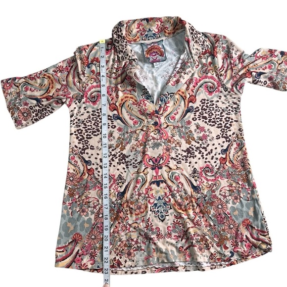 Johnny Was JUNGLE PAISLEY POLO SWING TEE. Size XS - Picture 3 of 5